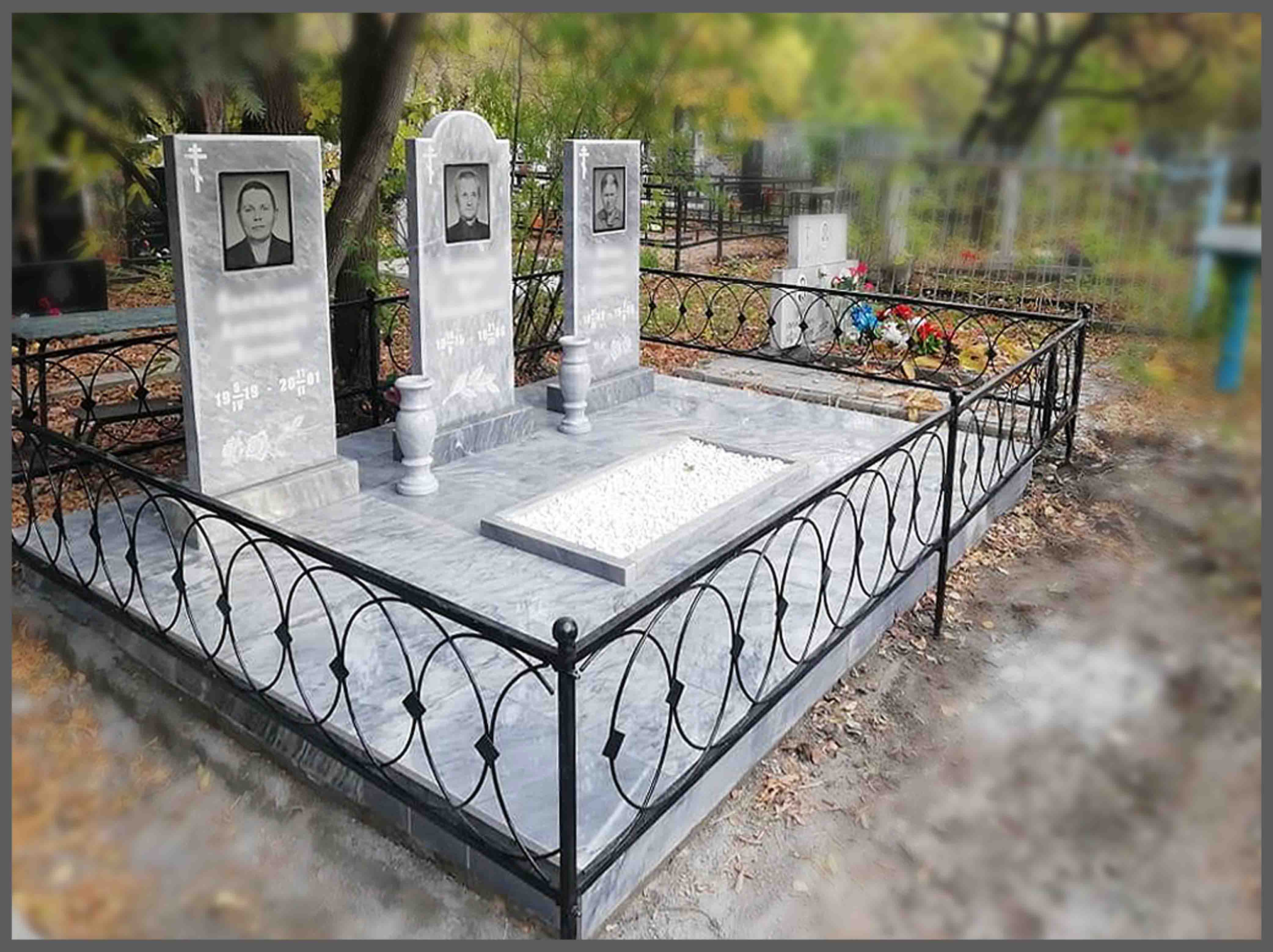 Фото памятников на кладбище из мрамора